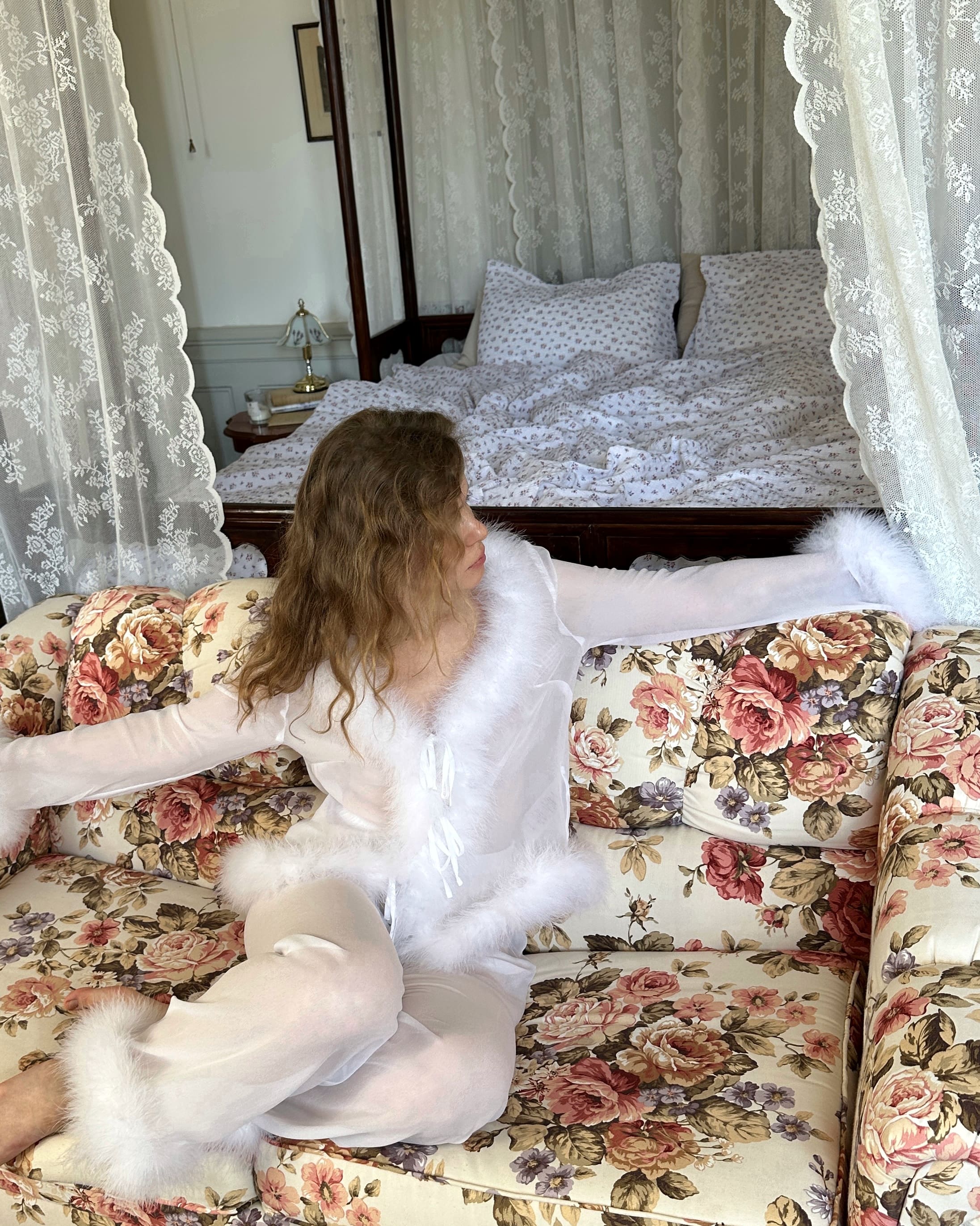 Afrodita Lounge Set in White - Image 4