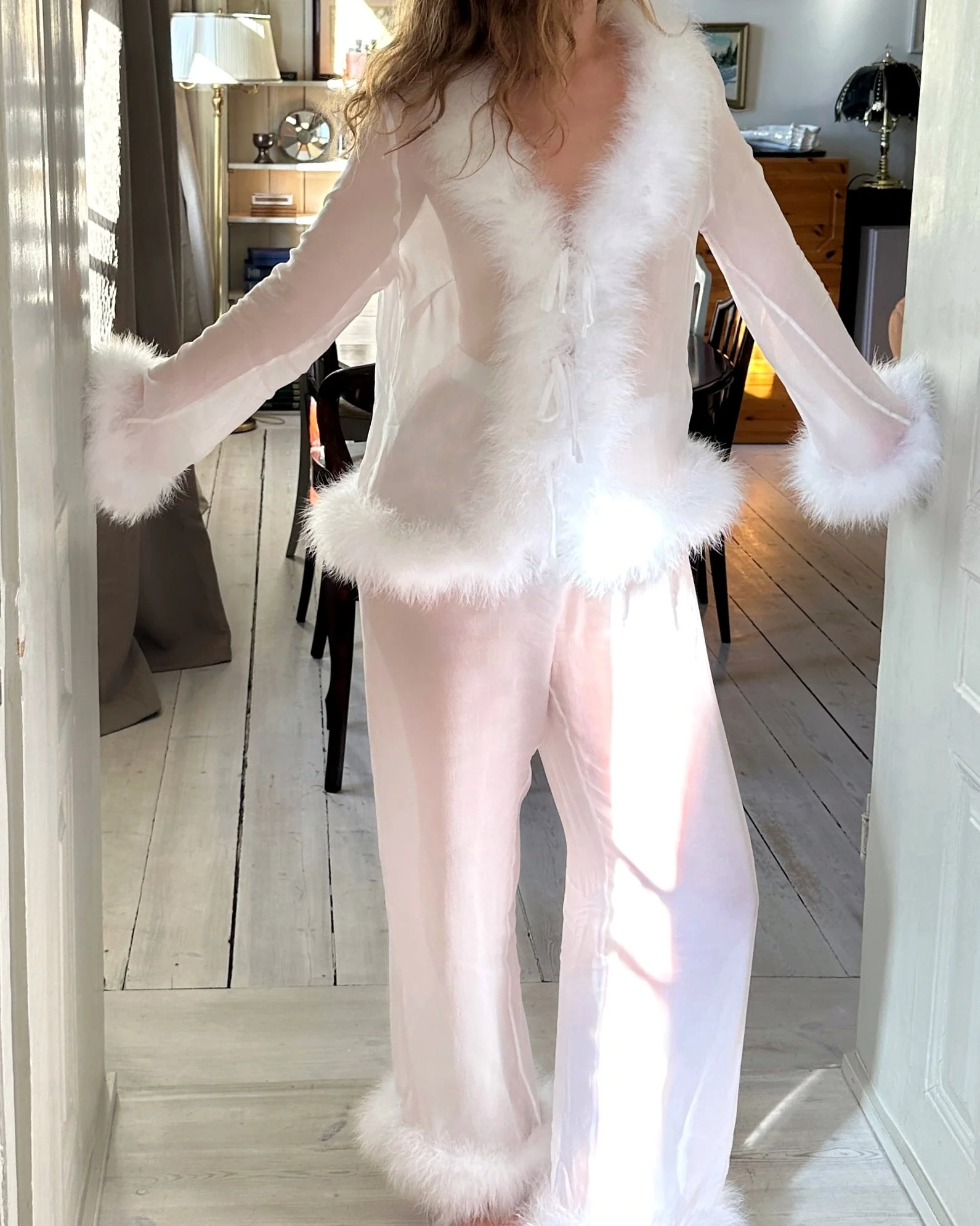 Afrodita Lounge Set in White - Image 5