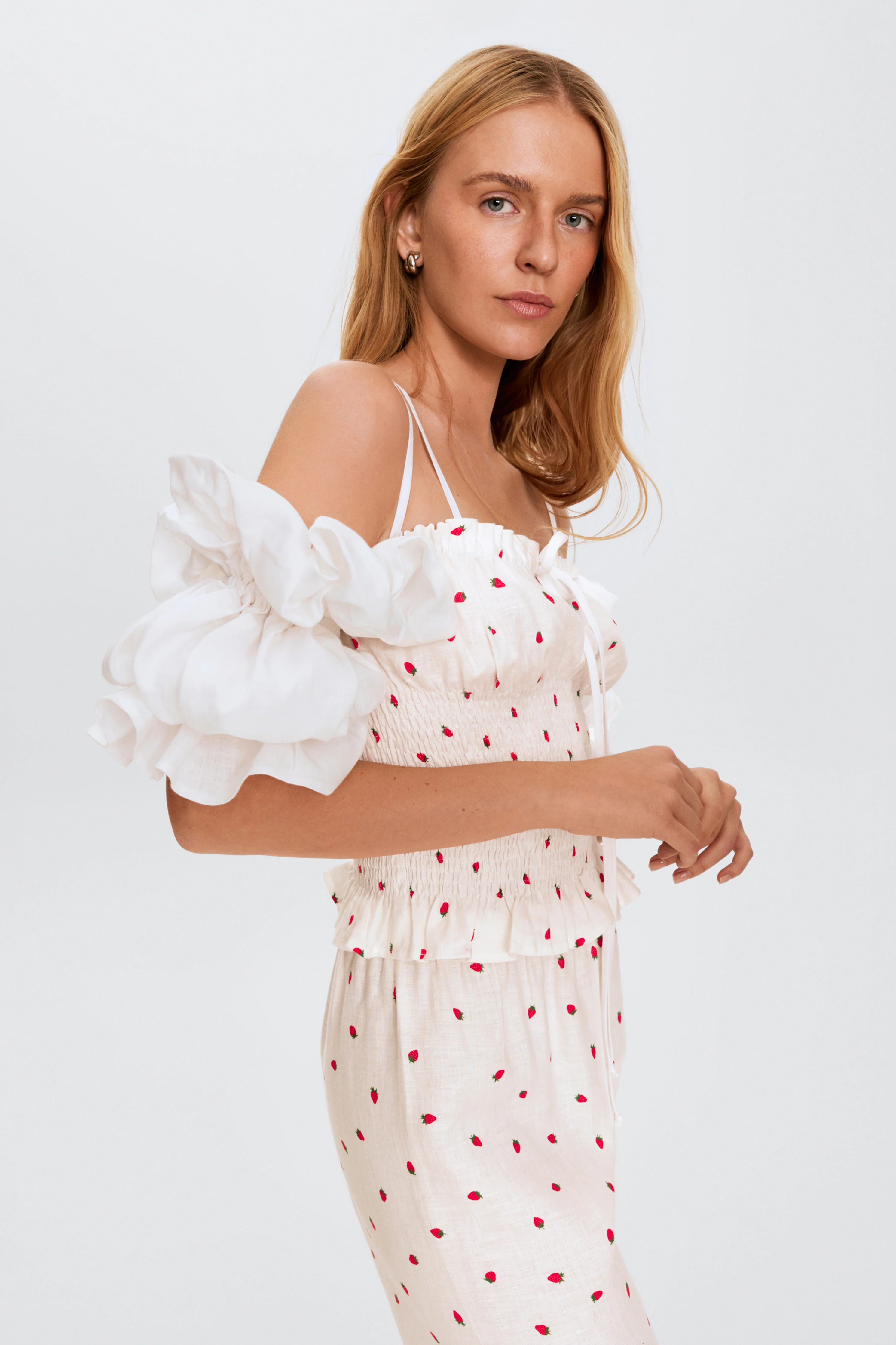 Arle Ruffled Linen Top in Strawberries - Image 3