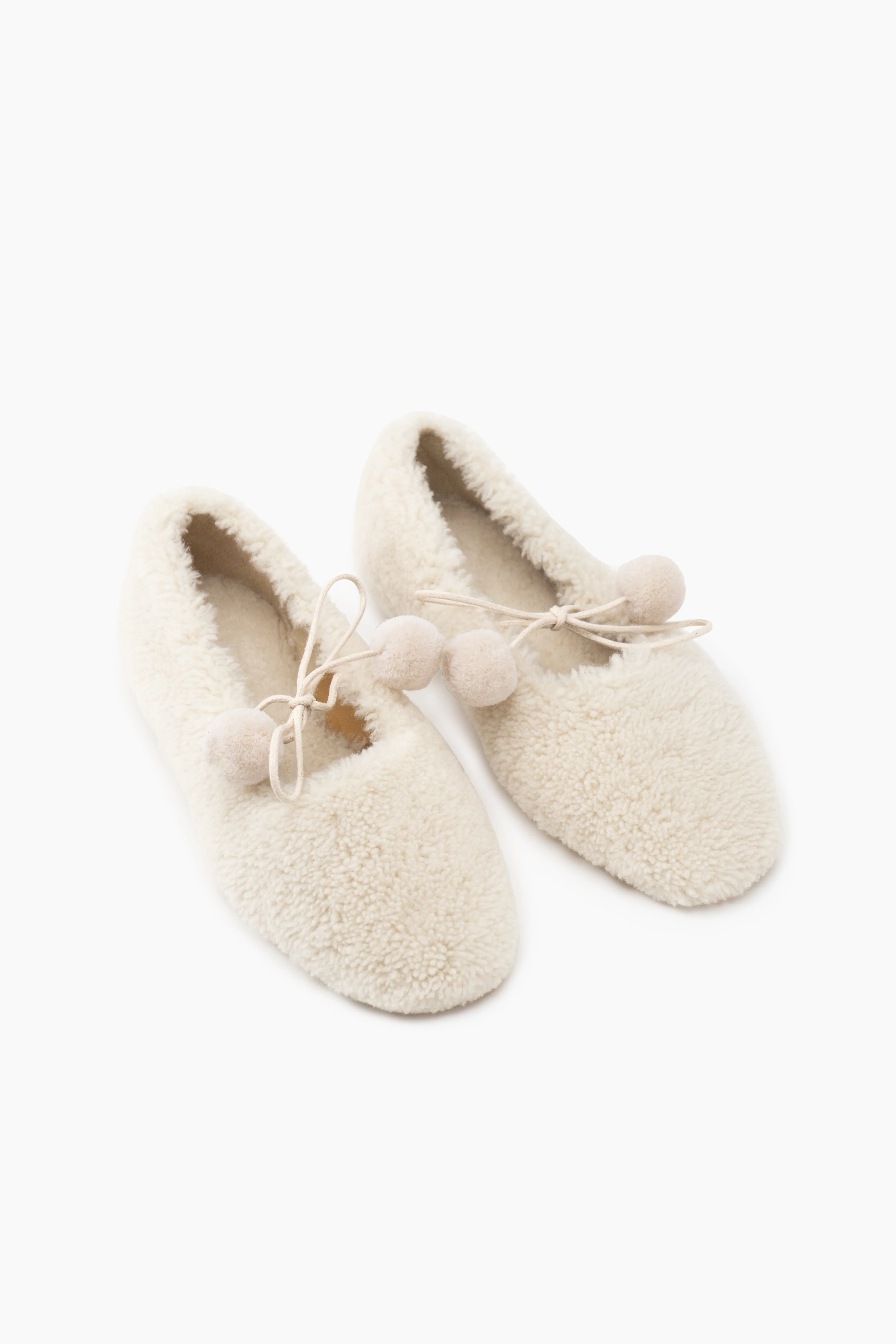 Lulu Shearling Slippers in Cream - Image 4