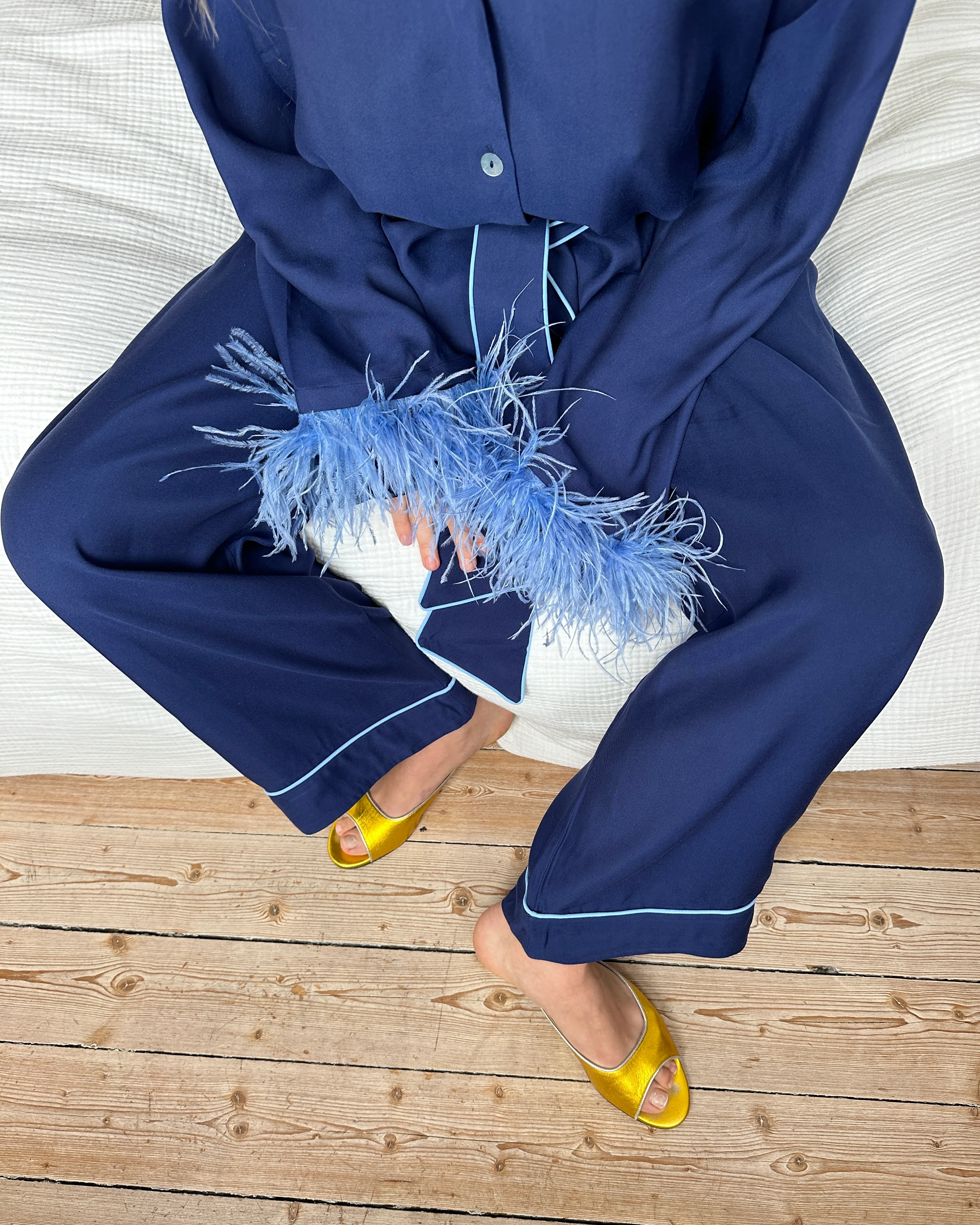 Miss Cat Belted Set with Detachable Feathers in Navy - Image 3