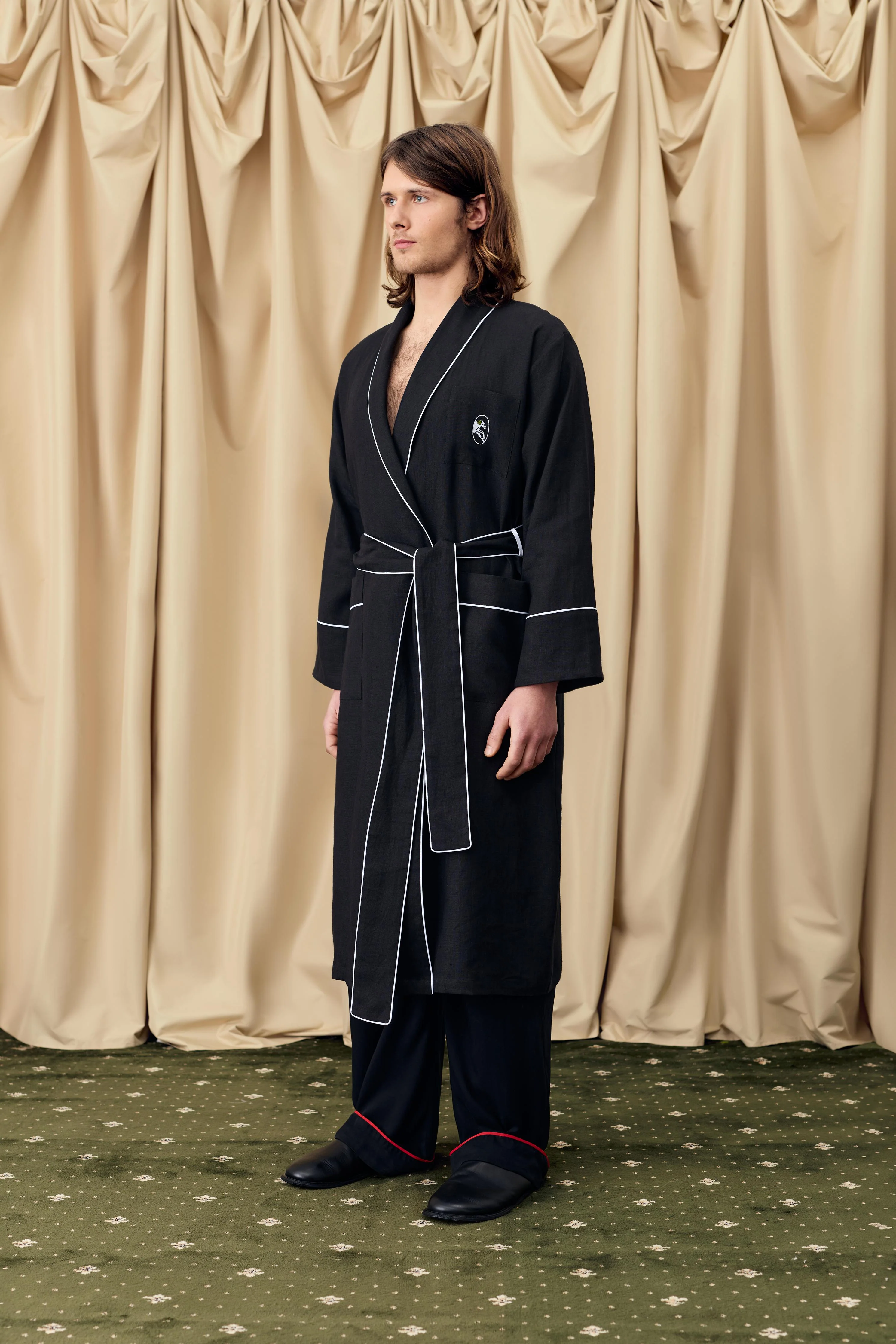 Paros Linen Unisex Robe in Black - Image 6