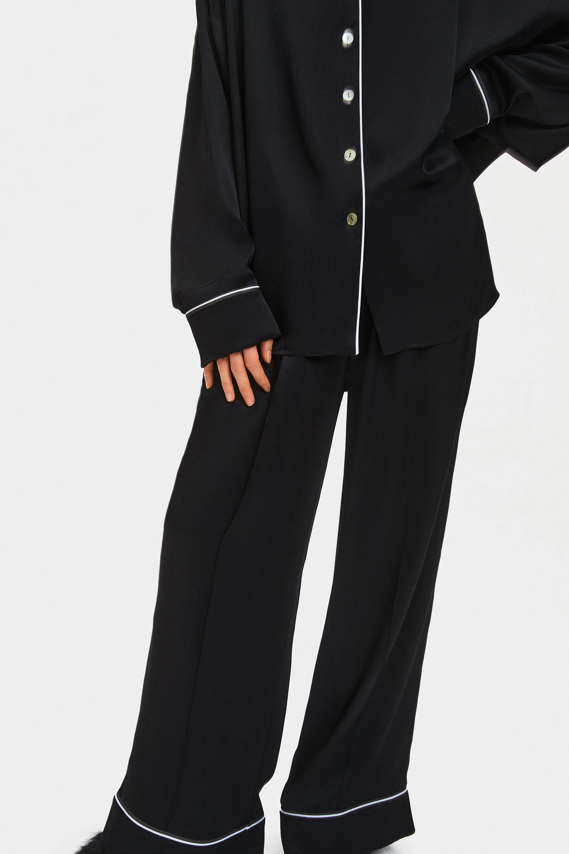 Pastelle Oversized Pants in Black - Image 4