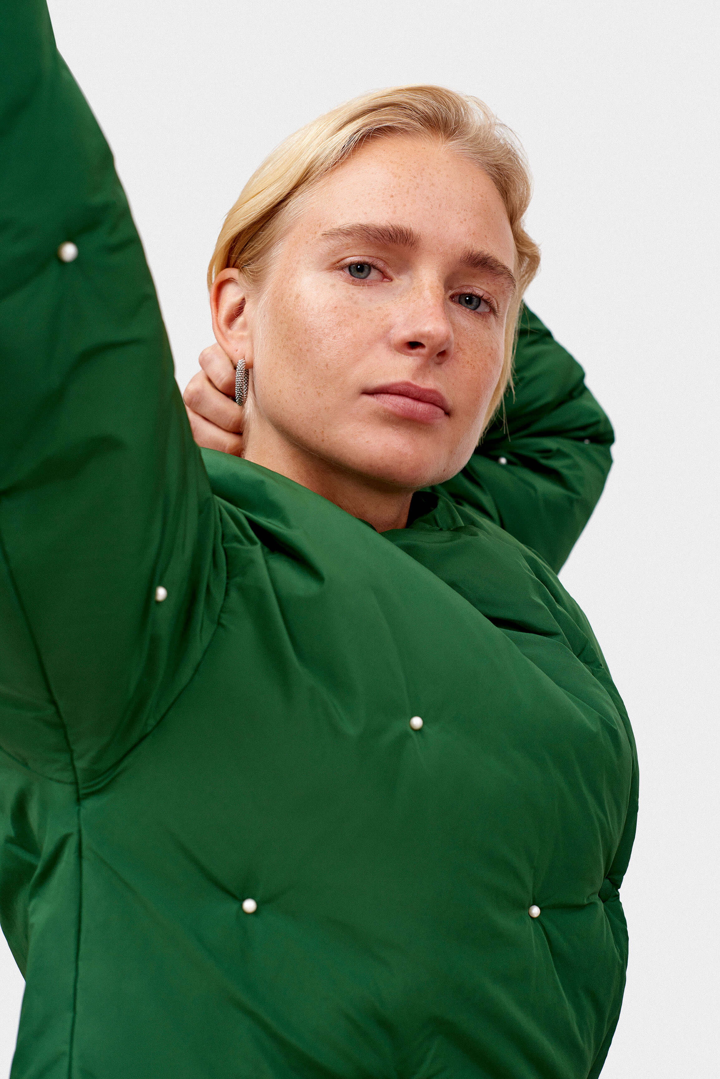 Puffer Jacket in Green with Pearl details - Image 4