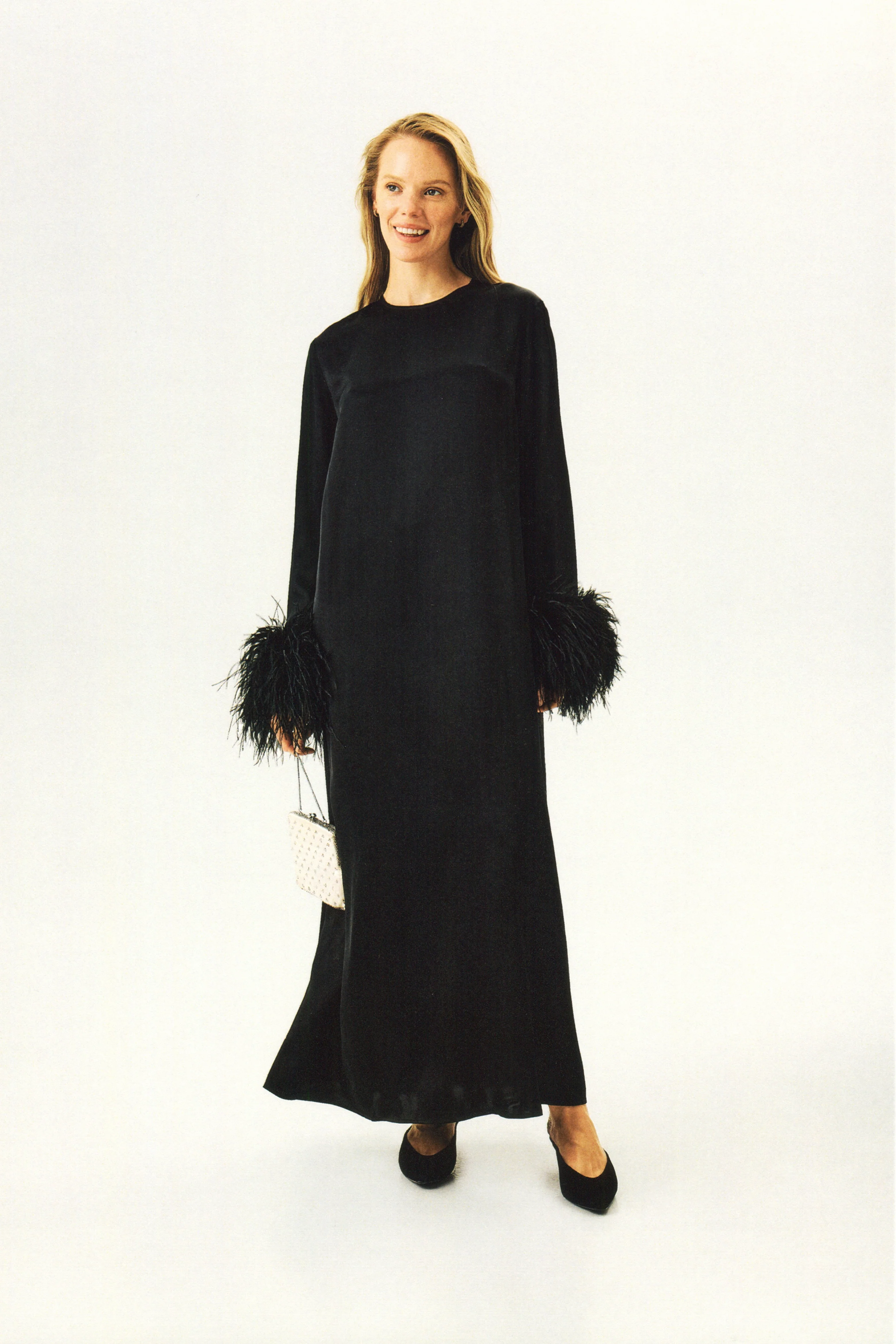 Suzi Maxi Dress with Detachable Feathers in Black - Image 3