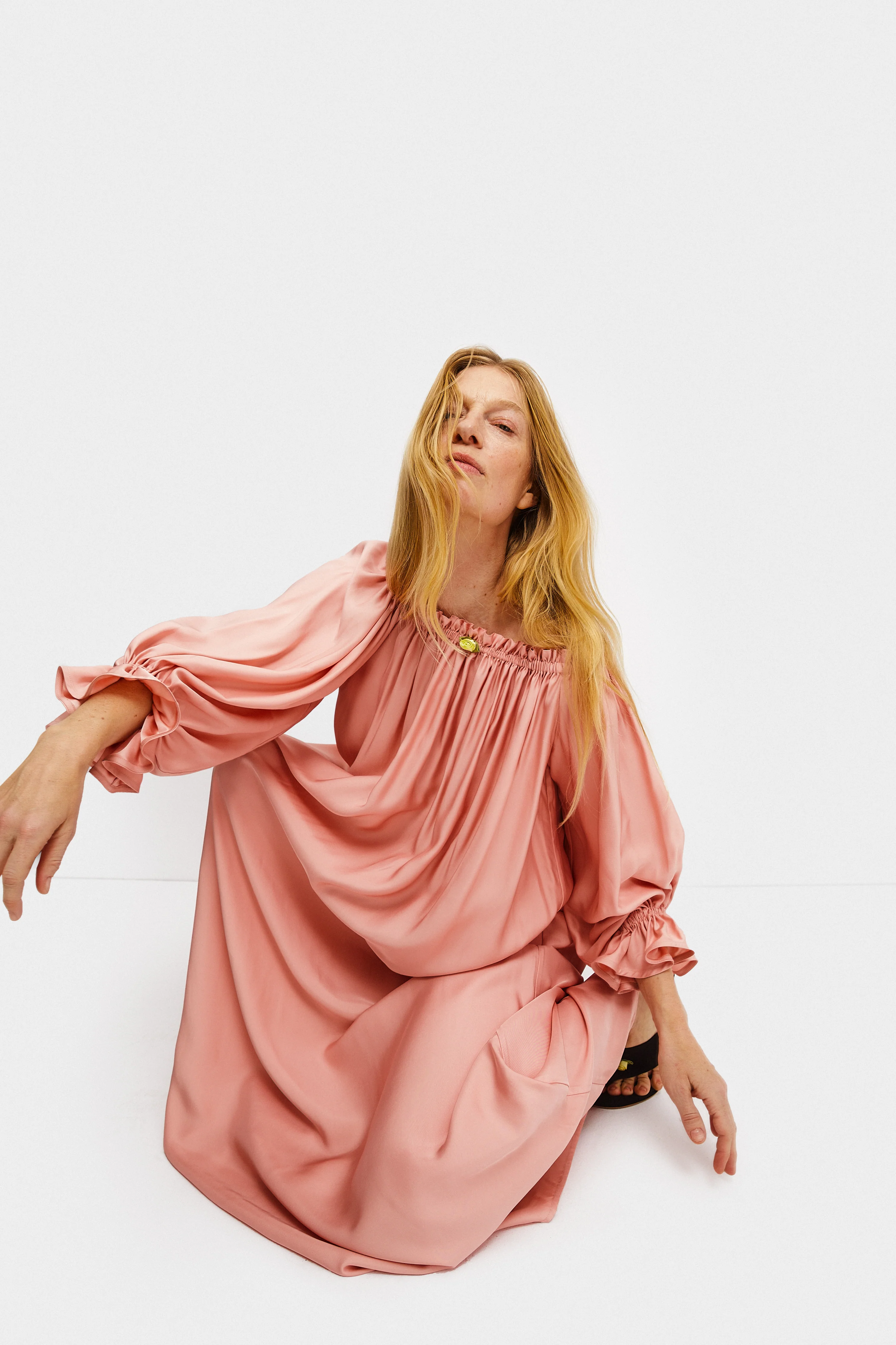 Zephir Off-the-shoulder Maxi Dress in Pink - Image 5